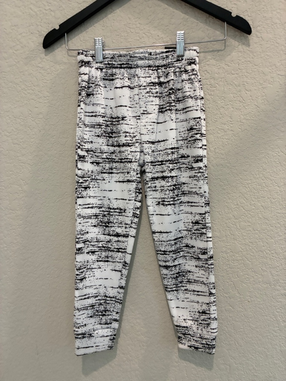 NWT Brooklyn Cloth Black & White Textured Print Kids Joggers set